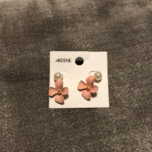 Ardene Flower Earrings - Picture 1 of 1